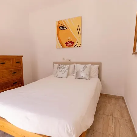 Beso Villa Sant Antoni de Portmany